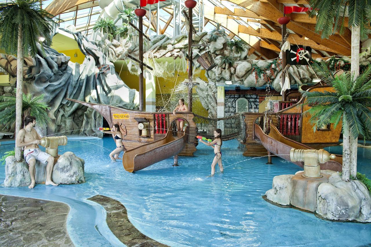 チャテジ・オプ・サヴィ Terme Catez - Sonceヴィラ エクステリア 写真